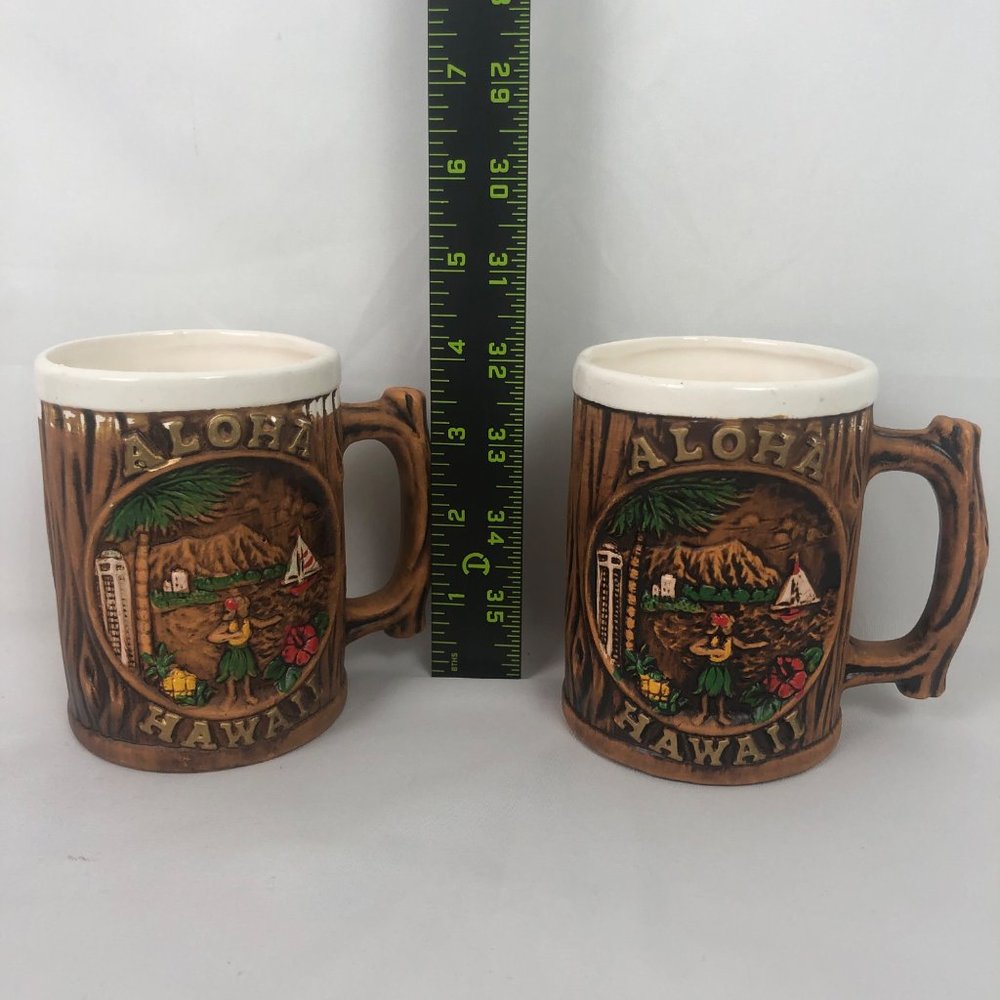 VINTAGE LOT OF 2 ALOHA HAWAII DECORATIVE COFFEE MUGS